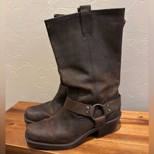 Mossimo Oiled Leather Boots Women’s Size 9
